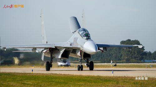 国产高清战机图片视频,翱翔蓝天，捍卫家园的钢铁雄鹰