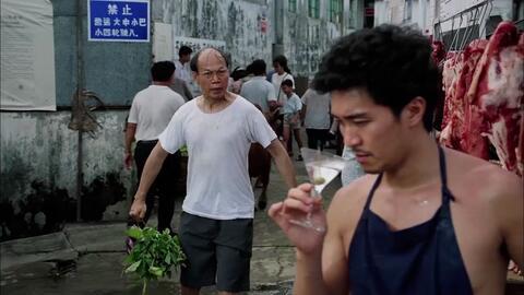 国产凌凌漆视频剪辑,笑料百出，动作惊险的喜剧盛宴